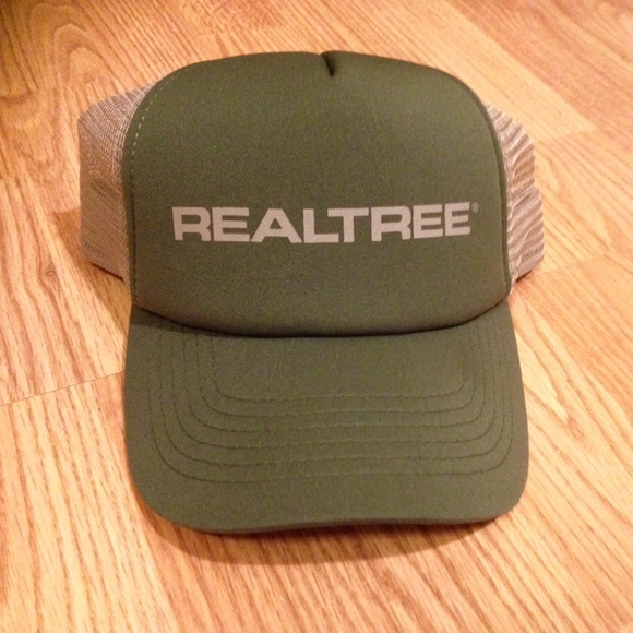 Realtree Other - Realtree NWT baseball cap hat. O/S olive green